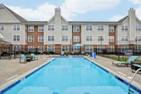 Residence Inn Lexington South/Hamburg Place - Swimmingpools