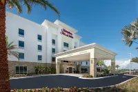 Hampton Inn & Suites West Melbourne-Palm Bay Road - Parkplatz