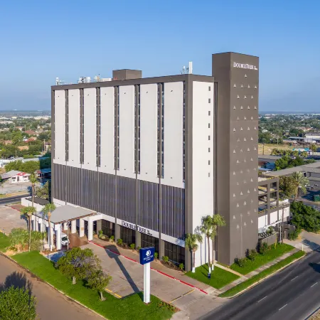 DoubleTree by Hilton Laredo
