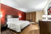 Red Roof Plus+ & Suites Houston - IAH Airport SW - 2 Yıldız