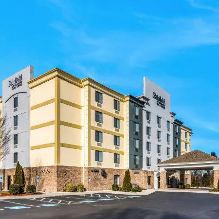 Fairfield Inn & Suites Greensboro Coliseum Area