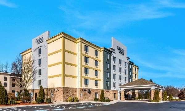 Fairfield Inn & Suites Greensboro Coliseum Area