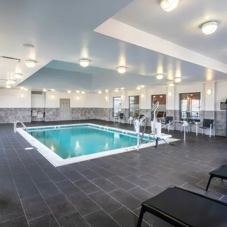 Hampton Inn & Suites Roanoke Airport