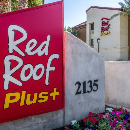 Red Roof Plus+ Tempe - Phoenix Airport