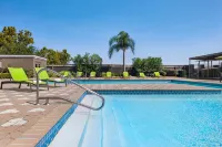 DoubleTree by Hilton New Orleans Airport - Pools