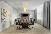 DoubleTree Suites by Hilton Huntsville South - parking