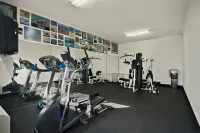 La Fuente Inn & Suites - Gym