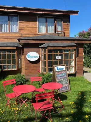 Patagon Backpackers - parking