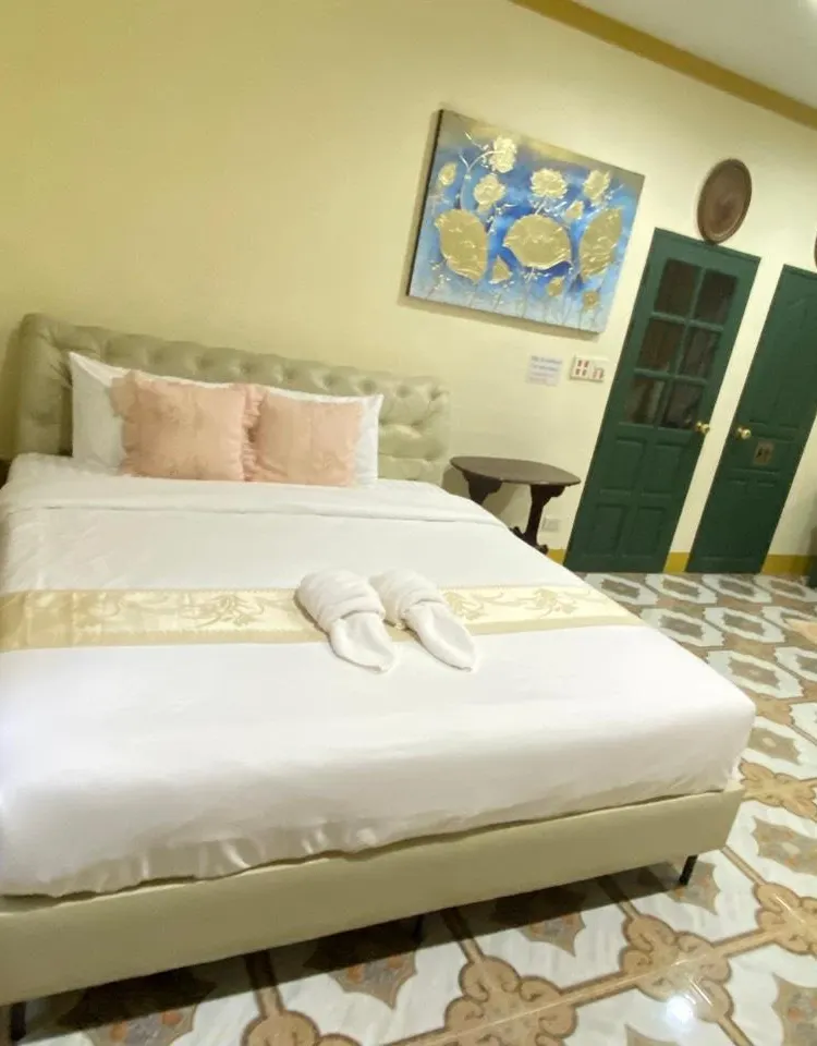 Extended King Suite - Non-Smoking