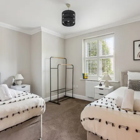 Ground Floor•Parking•Windsor Castle - By Tempstay