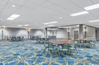 Ramada by Wyndham Tulsa Broken Arrow - bar