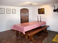 Mick Hotels in Merag