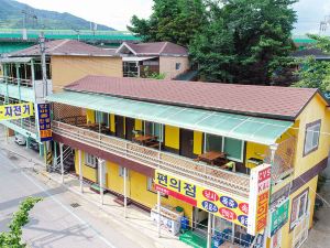 Cheongpyeong Gangmaeul Pension