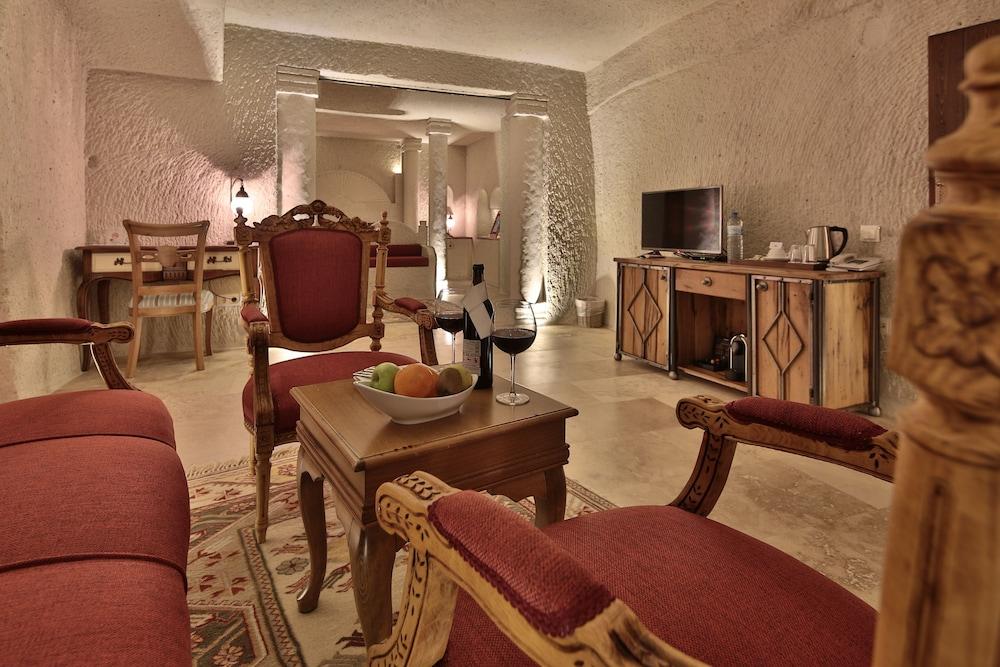 Imperial Cave Suites & SPA