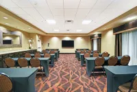 Hampton Inn & Suites Milwaukee/Franklin - 2-Star