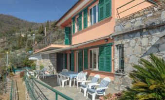 Entire Villa with Pool in Recco Cinque Terre No001