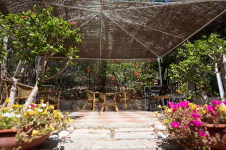 Holiday Home for 5 People, 200 Meters from the Sea and Free wi-fi