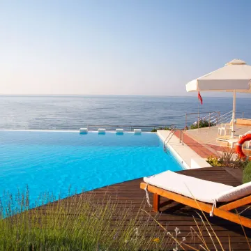 Ramada Plaza by Wyndham Thraki