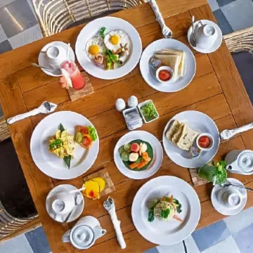 Villa Sonia Ubud Отели рядом с достопримечательностью «Green Village»