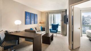 hilton-chicago-magnificent-mile-suites