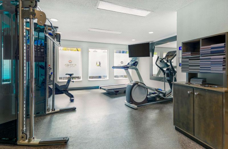 La Quinta Inn & Suites by Wyndham Dallas - Las Colinas photo 4
