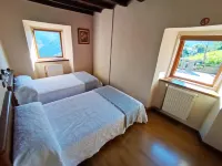 Casa de Aldea - Mirador del Navia Hôtels à proximité de : Pont suspendu de Trelles