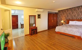White Swan Apartment