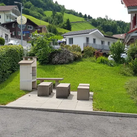Two-Bedroom Apartment for 4-5 Guests with Lake and Mountain Views