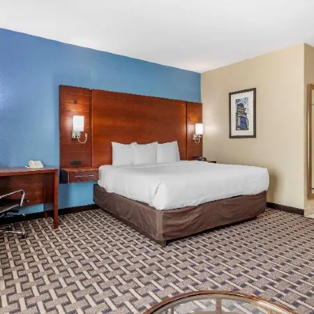 Comfort Suites