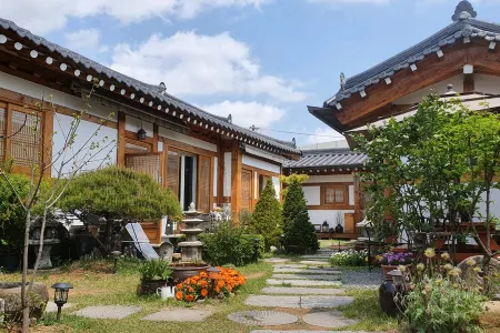 Gyeongju Doran Doran Hanok Stay Отели рядом с достопримечательностью «Gyeongju World Entertainment Park»