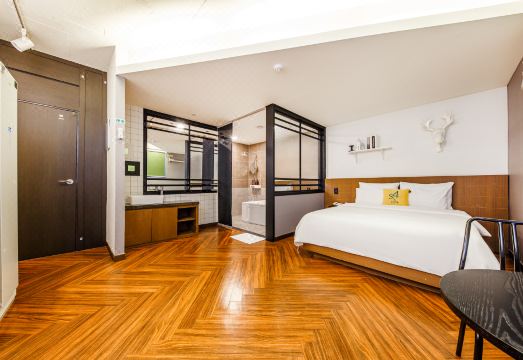 Iksan 4 Seasons Hotel - Housity