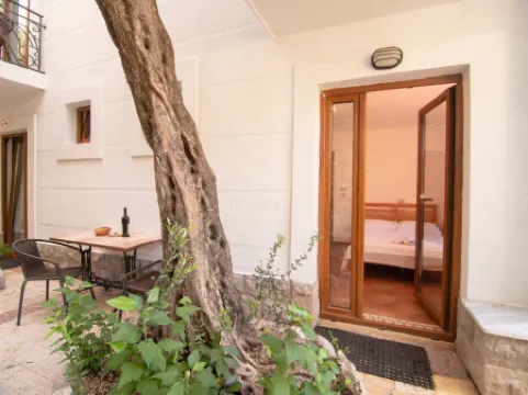 Levantin Inn 1/2 Room N.5 Отели рядом с достопримечательностью «Королевский пляж»