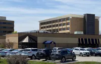 Holiday Inn BROOKFIELD - ​​MILWAUKEE by IHG - parking