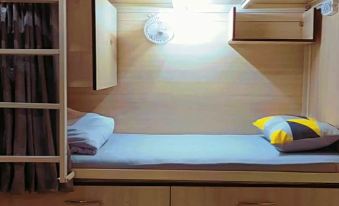 Abuzz Oxfordcaps Roopnagar - Campus Accommodation