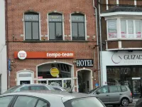 Familyhotel Hotel dekat Aqualibi