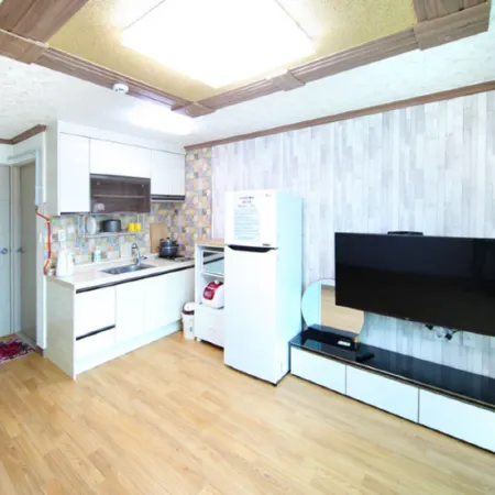 Yeosu, Our Sea Guest House Отели рядом с достопримечательностью «Поле для гольфа The Ocean»