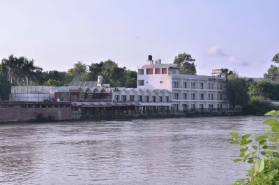 Comfort Inn Coral River Hôtels à proximité de : View Point Ranjit Sagar Dam