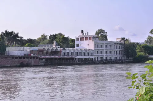 컴포트 인 코럴 리버