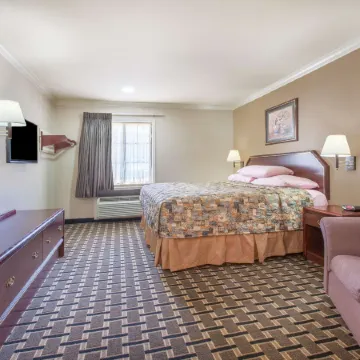 Super 8 by Wyndham Tyler TX