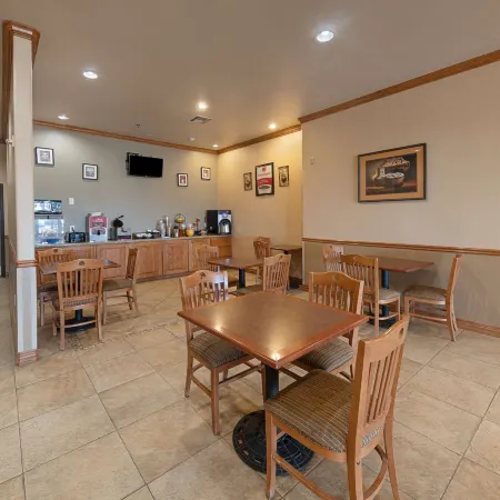 Econo Lodge Inn & Suites Bridgeport