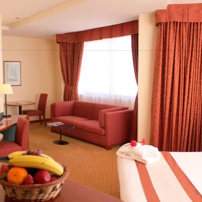 فندق دانة الديار Hotels near متحف زايد الوطني