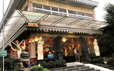 Seruni Hotel Hobbit House Hotels near Taman Safari Indonesia Bogor