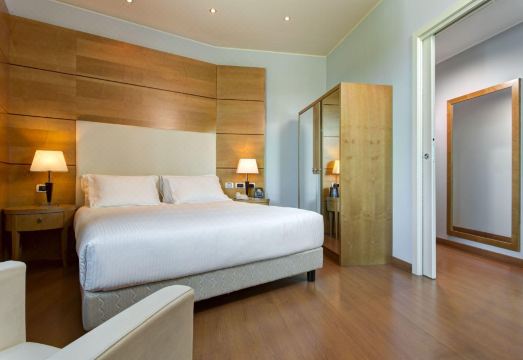 돌체 바이 윈덤 가격