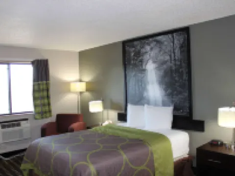 Super 8 by Wyndham Grand Rapids/Wyoming Hotels in Wyoming