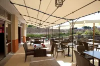 Kyriad Aix les Milles - Plan de Campagne Hotels in Bouc-Bel-Air