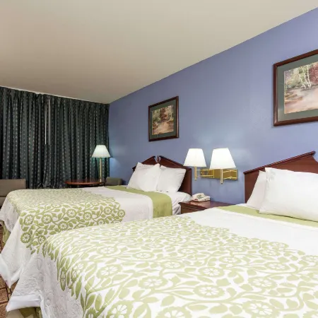 Days Inn by Wyndham Dickson