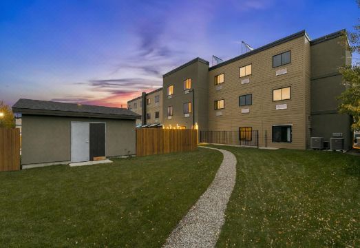 2. 실버 크리크 호..