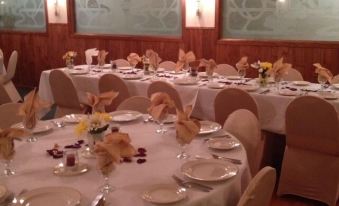 Historic Cary House Hotel - Housity
