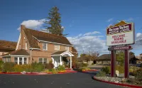 Carson Valley Motor Lodge and Suites