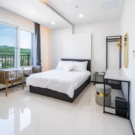 Gapyeong (Nami Island) Bliss Pool Villa (New Construction, River View, Indoor Individual Pool) Отели рядом с достопримечательностью «Сад Евхавон»